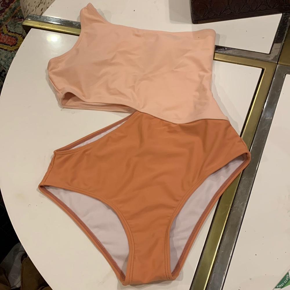 BNWOT Coral and blush geometric cut out bathing suit